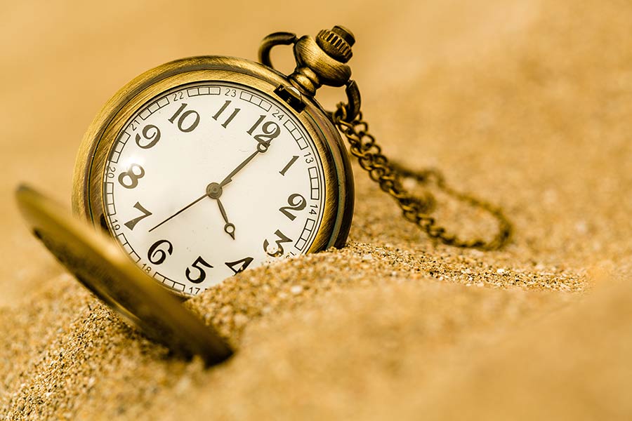 7 Minute Sales Minute -everybody-gets-a-raise - pocket watch in sand